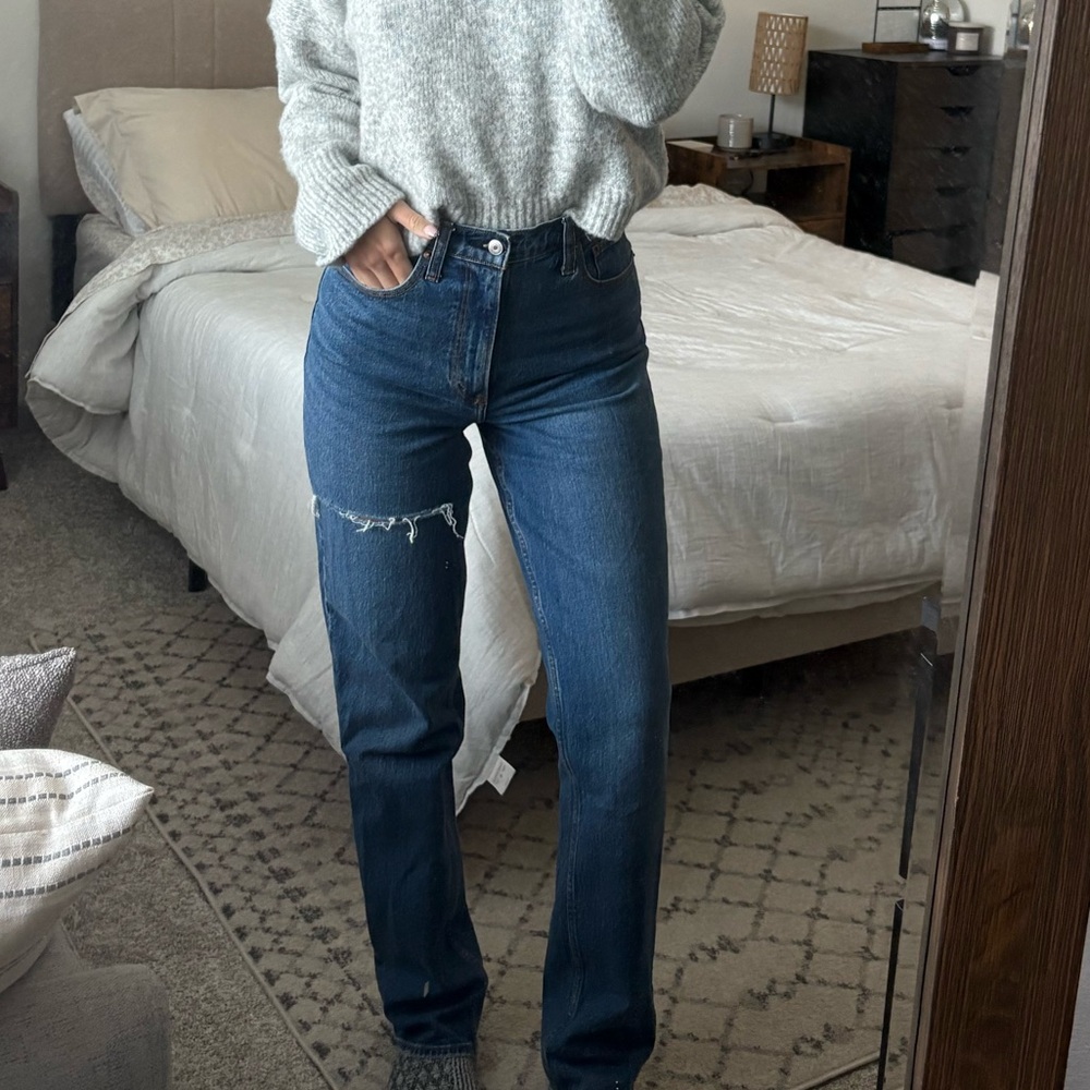 Abercrombie & Fitch The 90’s Straight Ultra High Rise Jeans